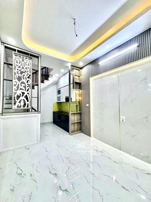 kiếm đâu ra ! đội cấn - nhà 5 tầng đẹp - trung tâm ba đình - 5.xx tỷ