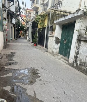 bán đất ngõ 99 định công hạ: 135tr/m2