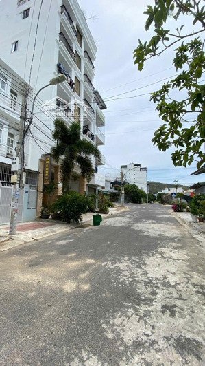 bán đất tđc hòn xện. diện tích 60m², ngang 4m.
giá 4.350 tỉ