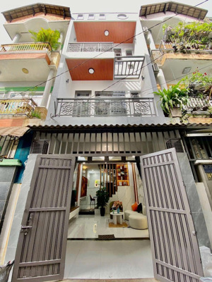 kẹt vốn bán gấp nhà riêng 39m2, tại bàn cờ, phường 3, quận 3. giá 4 tỷ 5. gọi ngay 