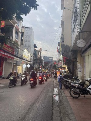 bán nhà mặt tiền rộng 5m mặt đường đình đông, dt 76m2, giá bán 11,9 tỷ