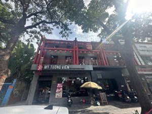 cho thuê nhà mặt phố giảng võ - ba đình, dt tầng 1: 200m2 + gác 100m2, mặt tiền 7m, giá 182 tr/th