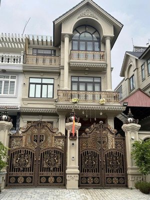 giảm mạnh 2 tỷ bán gấp nhà mặt tiền cao lỗ,( 8x20). đối diện tttm aeon mall, quận 8