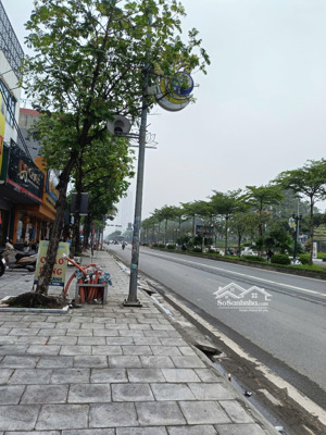 giảm 2 tỷ mặt phố lê trọng tấn 104m đối diện parkcity vỉa hè 10m giá đầu tư