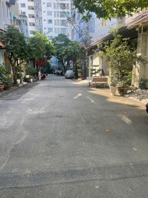 bán lô đất nhà phố hẻm xe hơi đối diện chợ phước kiển,dt 6x16 giá bán 10 tỷ lh 