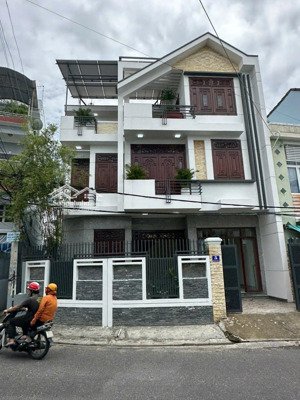 bán biệt thự 3 tầng 2 mặt tiền đường đồng nai dt 73m2, đường 11m, tiện ích đầy đủ, giá 11,5 tỷ