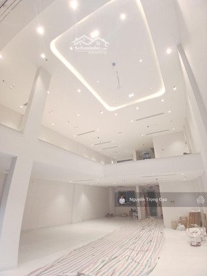 tòa nhà 7 tầng trương văn bang, tp thủ đức, 8*20m, điều hòa âm trần, pccc, thang máy, sàn trống