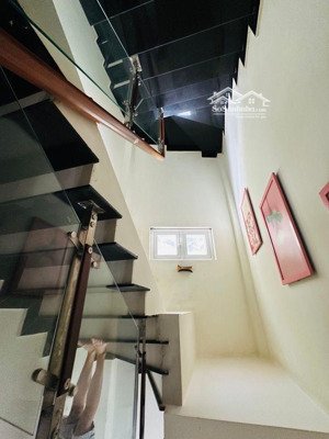 nhà 3 tầng,4 pn tân hoà 2, hiệp phú,quận 9. hoàn công chuẩn, đường xe tải, giá 5.9 tỷ tl.