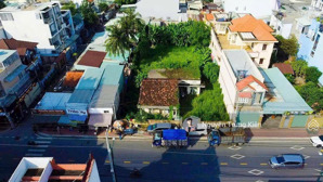 1485m2 - góc 2 mặt tiền sông sg - có 950m2 thổ cư , đường bờ sông 32m - sổ riêng - gần sg 30tr/m2