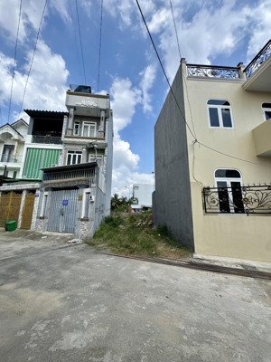 cc bán đất hẻm 20 đường bình chiểu, hẻm 2 xe ô tô chạy ngang, 2 mặt tiền trước sau, xây được 4 tầng