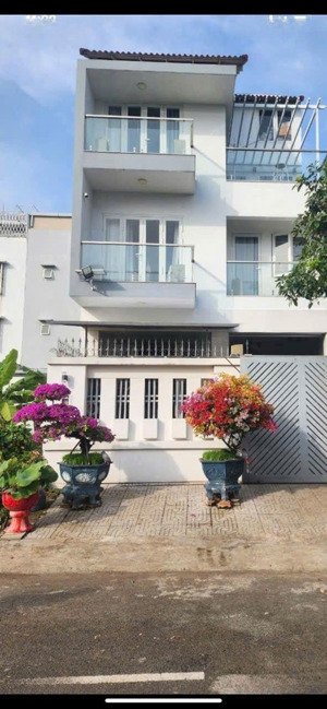 căn rẻ nhất kdc vạn hưng phú, dt 7x16m. 3 tầng áp mái. giá chỉ 9.99 tỷ