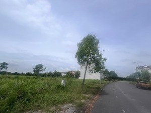 kẹt tiền bán gấp nền đất 6x18 tại thung lũng xanh, an phước, đồng nai