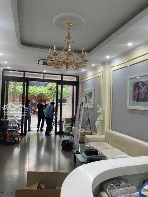 cho thuê nhà mặt phố trần hưng đạo: dt 65m2, mt 4m, nhà mới, thông sàn, giá 28 tr/th