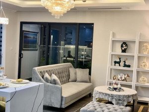 [giá tốt] tôi bán căn 2 ngủ, 2 vs, dt 80m, nhà thoáng mát, nội thất đầy đủ giá hơn 8 tỷ tại legend