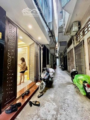 hiếm! bán nhà tôn thất tùng - đống đa. 23/28m2, 4 tầng, mt 3m. ngõ thông 3 gác qua, cách ôtô đỗ 5m
