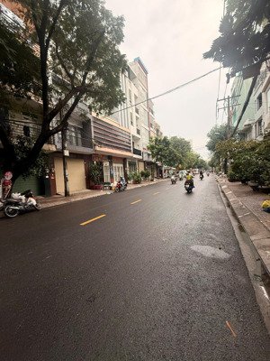 bán nhà mặt tiền tân phú, 4x20m, 3 tầng. ngay khu bàn cờ thống nhất - phan đình phùng