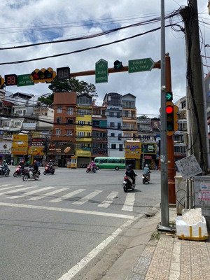 cho thuê nhà mặt tiền kinh doanh ba tháng hai 32 triệu ngay bùng binh đèn xanh đèn đỏ tt đà lạt