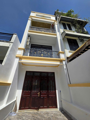 phước long b - bán nhà đẹp ngay dương đình hội - 90m2, 3 tầng, 5pn - đường 6m thông