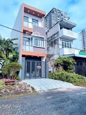 giảm 200 triệu nhà 3 tầng số 29 đường số 20 khu cty 8 - p,hưng phú - cái răng