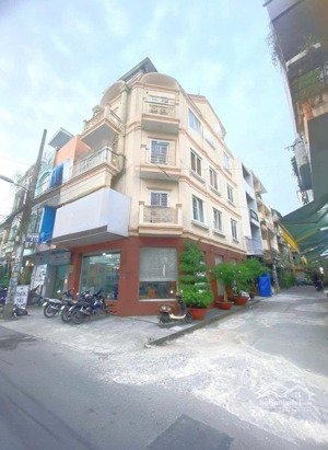 cho thuê góc 2mt trần kế xương khu đường hoa.