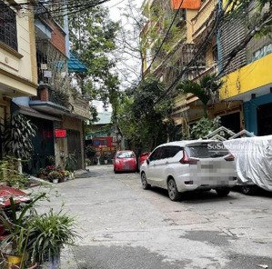 nhà 4 tầng - hoàng quốc việt - cầu giấy - lô góc - ô tô tránh trước cửa - giá 17 tỷ