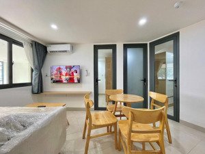 phòng cho thuê chỉ 12tr, 2 không gian ngủ + bancol siêu rộng rãi tại quốc lộ 13 , bình thạnh