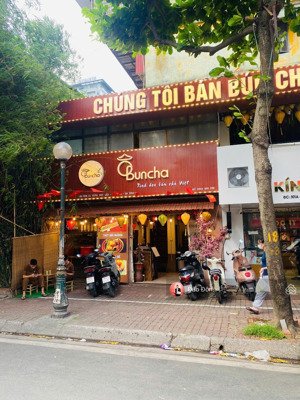 siêu phẩm!! cho thuê nhà mặt phố văn cao- ba đình, dt: 40m x5t, mt: 6m, giá thuê: 35tr/tháng