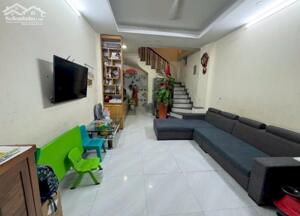 Cho thuê nhà nguyên căn ở Phú Đô, Nam Từ Liêm 33m x 5T, 3PN4WC giá 11 triệu