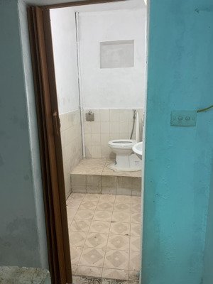 ngõ trại cá - nhà cấp 4 phù hợp đầu tư xây mới vị trí đắc địa sát vành đai 2