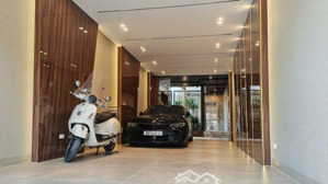 nhà đẹp việt hưng, gần big c long biên vô cùng tiện ích . 7 tầng thang máy - lô góc garra oto - kd