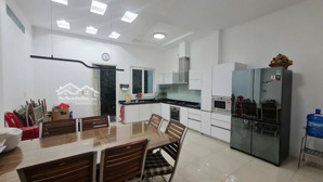 cần bán nhanh nhà đẹp 3 tầng mặt tiền đường mê linh - nha trang - ngang 4,5m - chỉ 17 tỷ