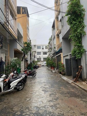 bán đất đường ô tô 5m núi thành , dt 112m2 ( ngang 7m ) xây trọ - căn hộ. giá 8.9 tỷ