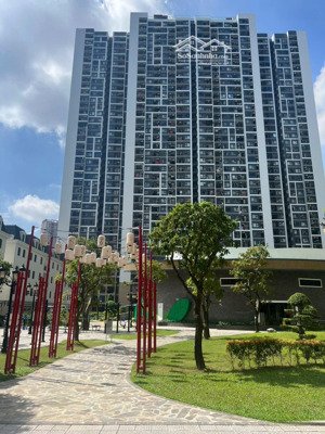 bán nhanh căn 2pn giá đẹp nhất khu! tầng trung thoáng mát view đẹp không lỗi phong thủy