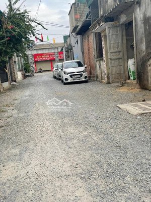 hơn 1 tỷ xíu lô đất giáp thị trấn chúc sơn - diện tích: 39m - đường thông thoáng. ngay gần đường