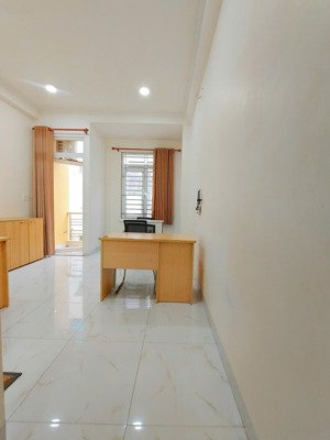 cho thuê phòng ban công chỉ 4tr5, nguyễn văn thương, p25, thoáng mát, an ninh, đi bọ qua uth