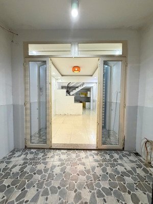 nhà cho thuê hẻm xe hơi đỗ cửa, p.16, gò vấp - 2pn, 2wc