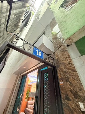 có hơn 9 tỷ - 6 tầng 39m2- mt 4,5m- thang máy mới, nội thất xịn- ở luôn - khâm thiên - đống đa - hn