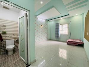 KCX Nguyên Hồng diện tích chuẩn (4x16m) 5 tầng cạnh công viên có thể ở - kinh doanh. Gía 14tỷ