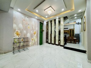 xe hơi tới cửa - 3 tầng sân thượng - nhà đẹp kiên cố - đường ô tô tránh cách 2 căn - kế bên emart 2