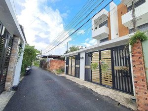 bán nhà 2 lầu 1 trệt dx057 phú mỹ nhà đã hoàn công