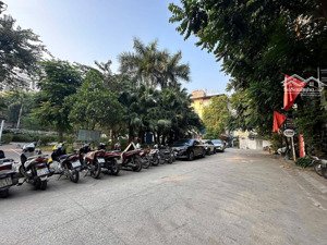 siêu hiếm cần bán mảnh đất 357m2 mt 10m nhìn vườn hoa trung tâm đống đa