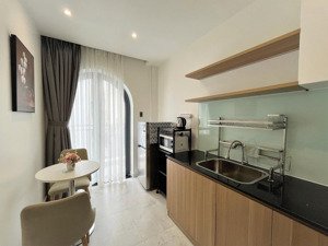 phòng đẹp cao cấp 1 phòng ngủ - full nội thất ban công thoáng nguyễn cửu vân giáp q1