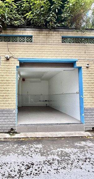 cho thuê mặt bằng kinh doanh nail,spa, vp nhỏ, có máy lạnh, hẻm xe tải, ngay công viên lê thị riêng