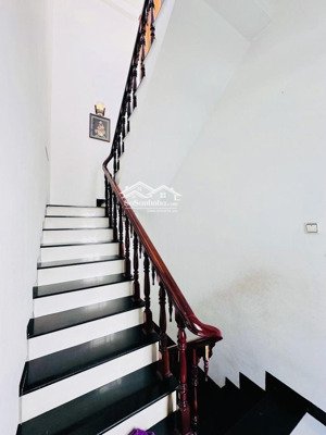 nhà đẹp 3 tầng 150m2 sàn, kế nguyễn duy trinh, có ban công thoáng, long trường, q9 nhỉnh 5 tỷ