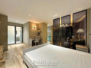 căn hộ full nội thất có ban công tại quận 1