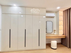 chính chủ cần thanh khoản căn hộ c14 133m2. thiết kế 3 phòng ngủ. tầng trung đẹp. lh: 