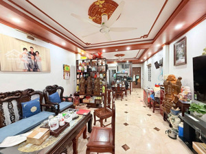 bán nhà mặt phố đống đa, doanh thu 1 tỷ3/năm, thang máy dt 115m2, 7 tầng, 47 tỷ