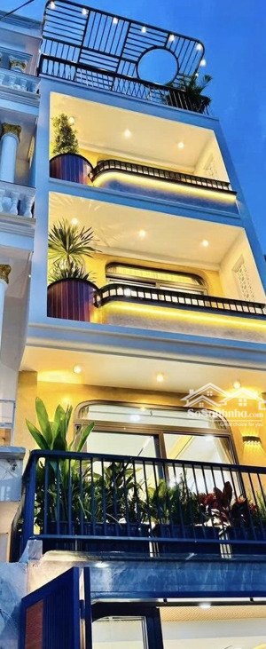 cần vốn bán nhà đ.thành thái-q.10.bán 3tỷ590/79,75m2,giá thuê 23tr.gần trường đại học bách khoa