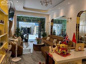 Bán nhà MT Bùi Hữu Nghĩa, P.7, Q.5, DT: 4.1x19m nở hậu đều 8.2m 3 lầu, giá: 35 tỷ TL