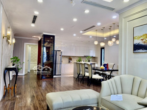 bán gấp căn hộ chung cư 4pn full đồ bên ngoại giao đoàn toà n01t1